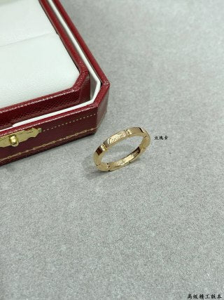 Cartier Panthère de Cartier ring in yellow gold with seven-segment design